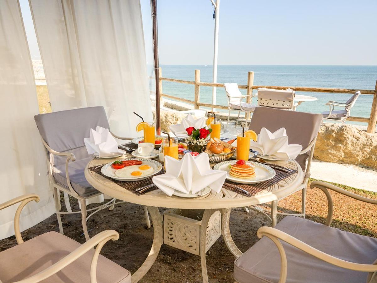 Al Kout Beach Hotel Кувейт Екстериор снимка